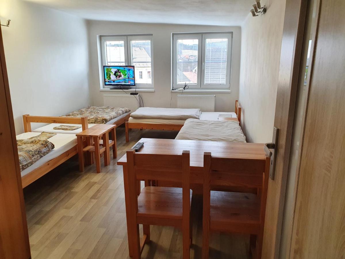 Apartman Plasy Ngoại thất bức ảnh